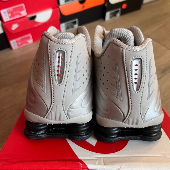 Nike Shox R4 - Picture 5 of 7